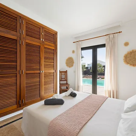 Home2book Private With Pool, Villa *