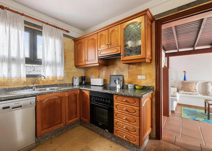 Home2book Private With Pool, Villa *