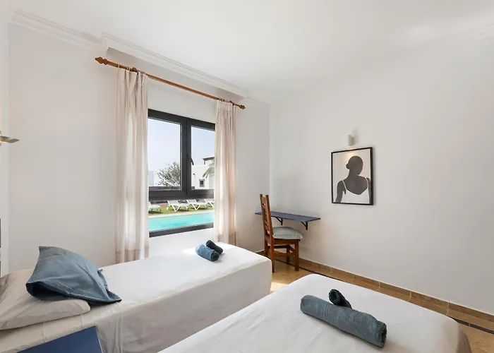 Home2book Private With Pool, Villa